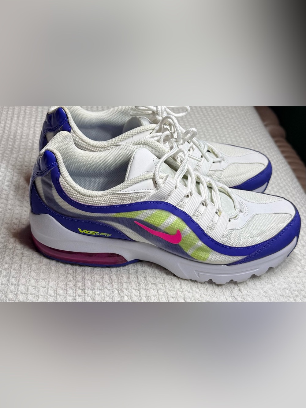 Ladies Nike Air Max VG-R size 9